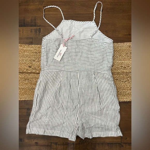 NWT Vineyard Vines Jet Striped Linen Romper  size 8 - Picture 5 of 5